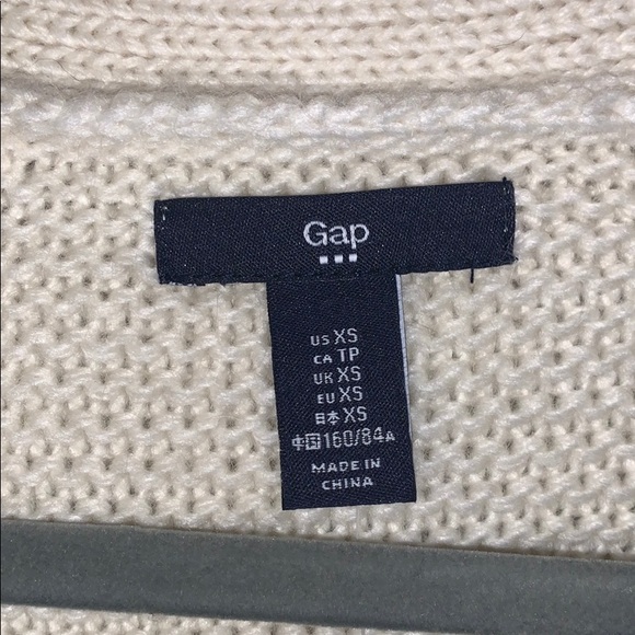 GAP Sweater - Picture 2 of 4
